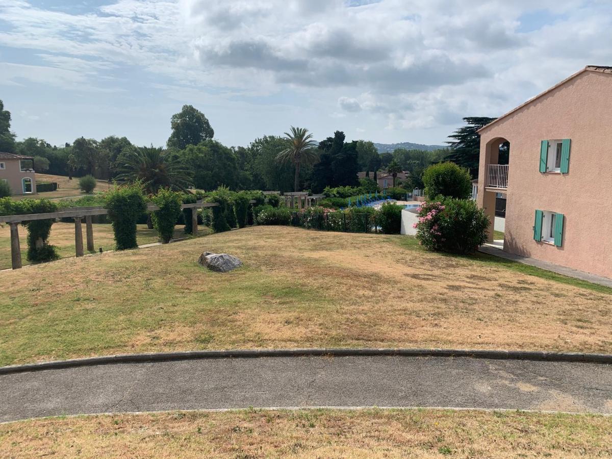 Appartement Grimaud Bord De Mer Exterior foto